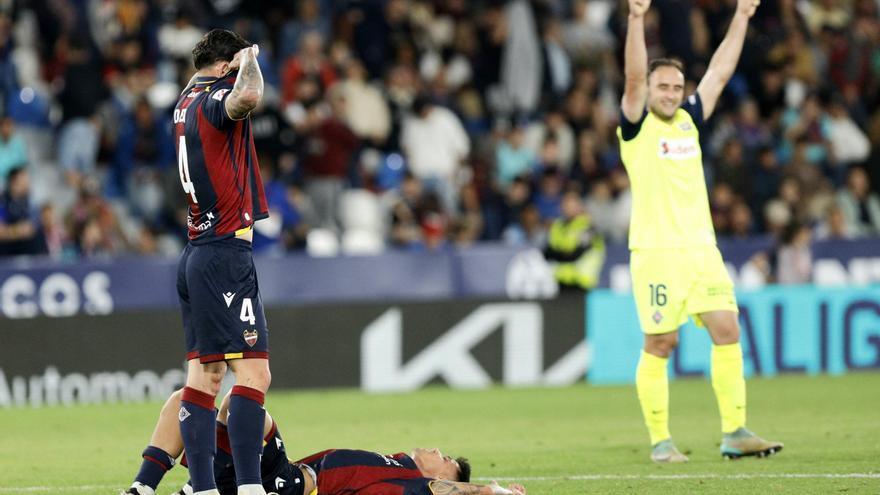 Batacazo en la lucha por el ascenso (1-2)