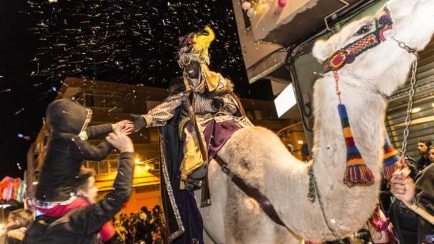 Los Reyes Magos llegarán este año a Elda con un séquito de 1.500 personas