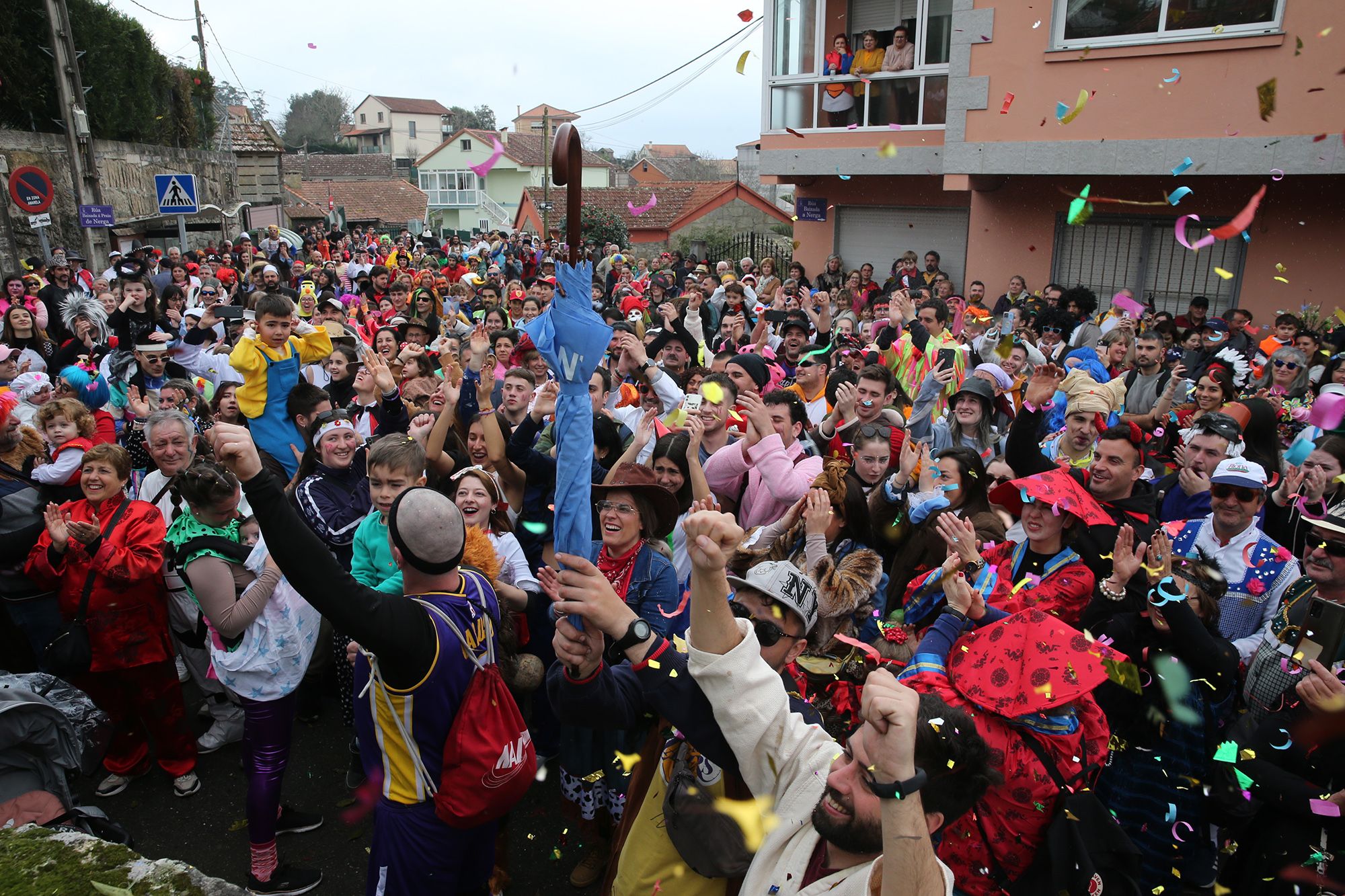 Búscate en las fotos del fin de fiesta del Entroido de O Hío