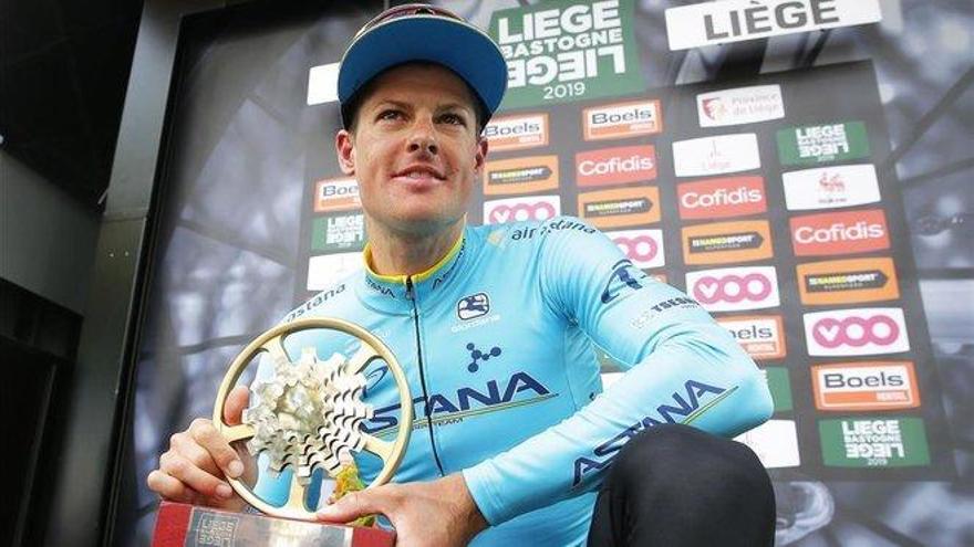 Fuglsang reina en Lieja tras el abandono de un dolorido Valverde