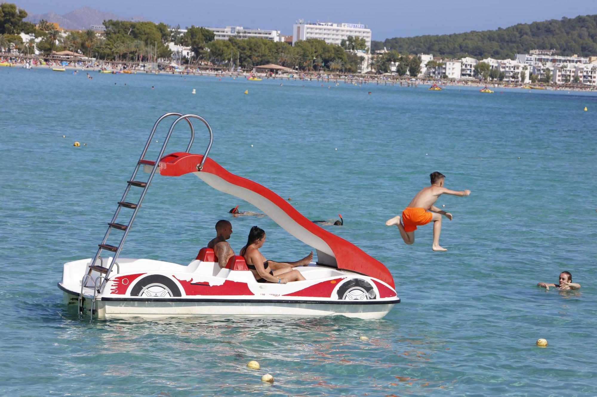 Sommer-Urlaub im Oktober: So sieht es derzeit am Strand von Alcúdia auf Mallorca aus