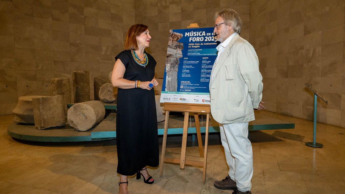 Sara Fernández y Rubén Lorenzo en el Foro Romano de Zaragoza.