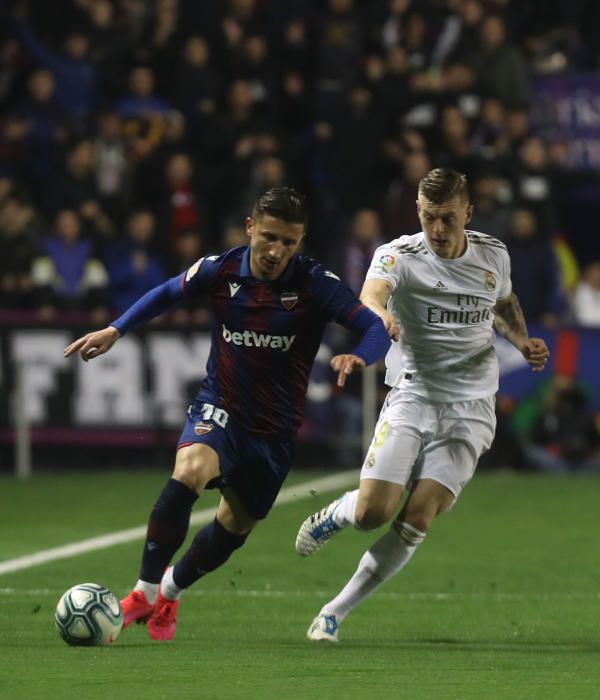 Las mejores imágenes del Levante UD - Real Madrid