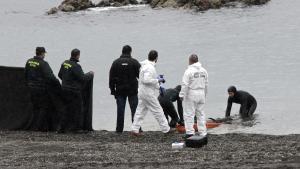 Almenys 12 immigrants moren en un naufragi a la costa britànica