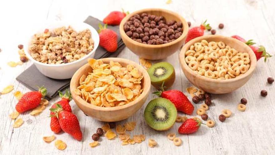 Variados cereales para el desayuno.