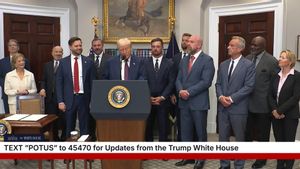 Trump impone aranceles con un mínimo generalizado del 10%