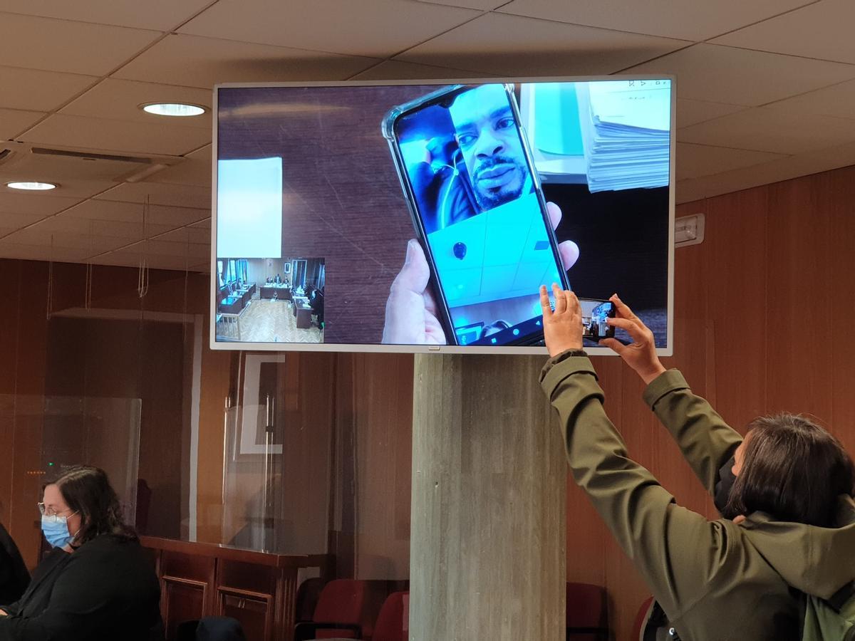 Otro momento del juicio celebrado en la Audiencia de Vigo