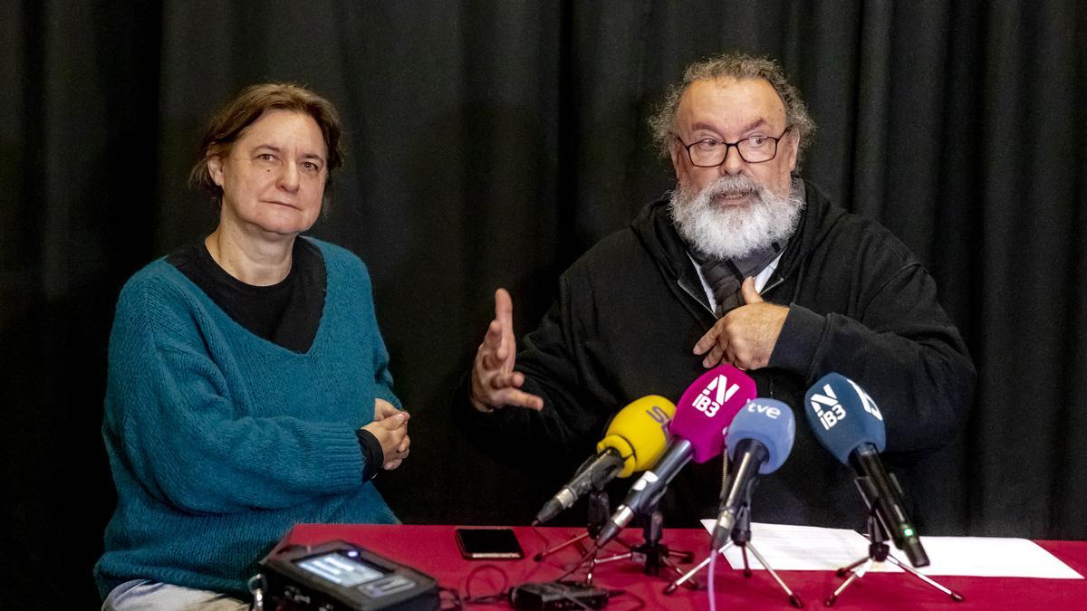 Pepa Ramón y Pere Mestre han compartido con los medios la recuperación de las subvenciones.