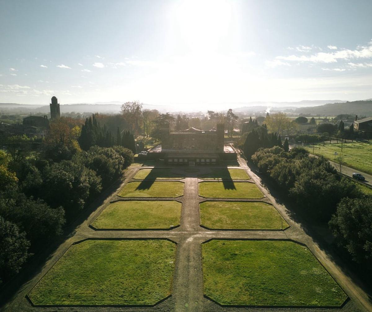 els jardins del Castell de Caramany que acollirà el Festival Gresc, a Corçà.