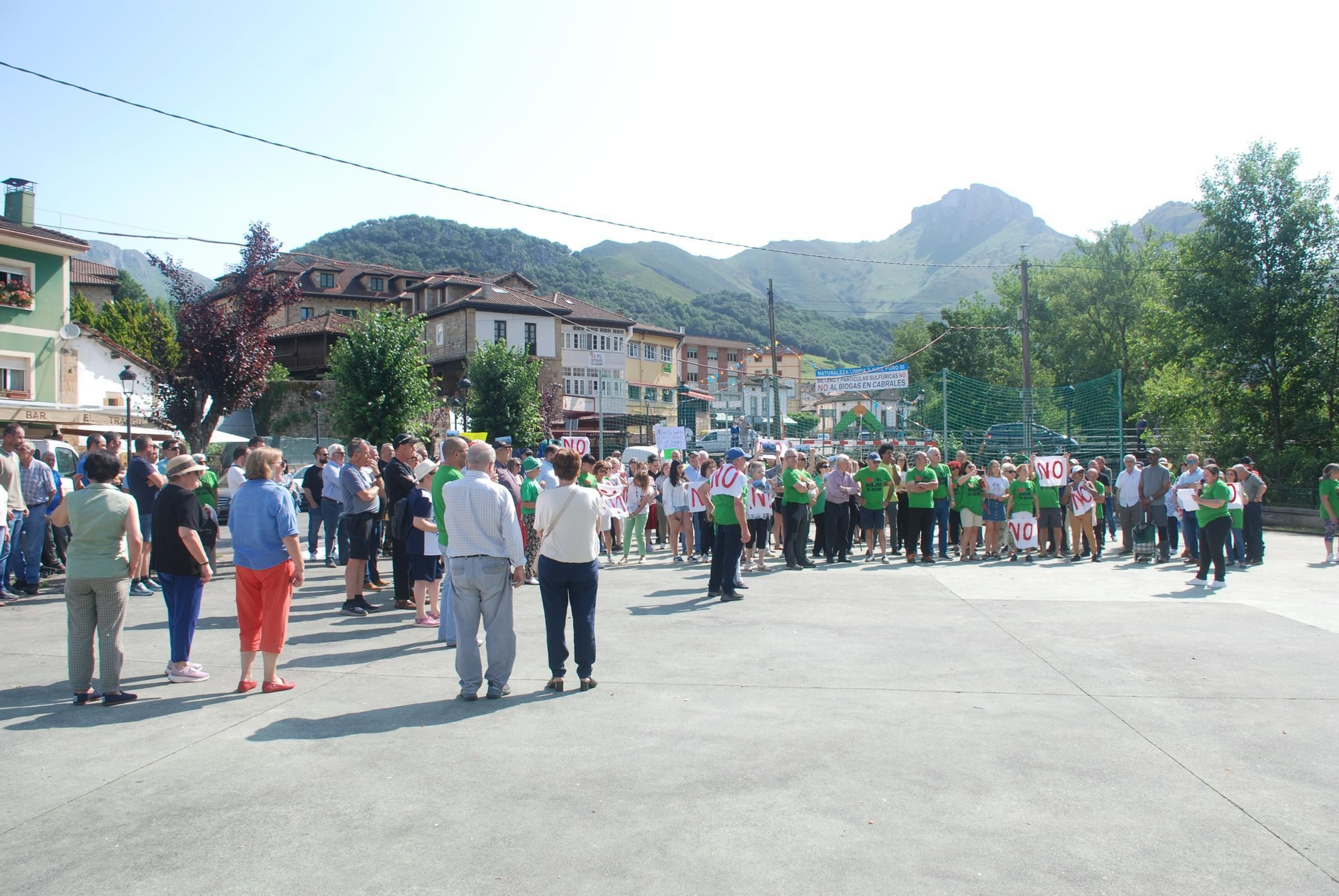 Manifestación contra la planta de biogás en Arenas de Cabrales