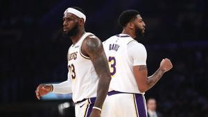 Lebron James y Anthony Davis, en un partido de la pretemporada de los Lakers