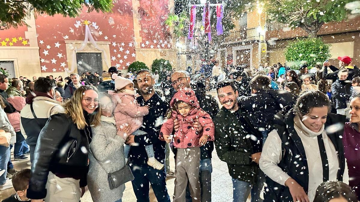 La nevada cada año divierte a familias enteras.