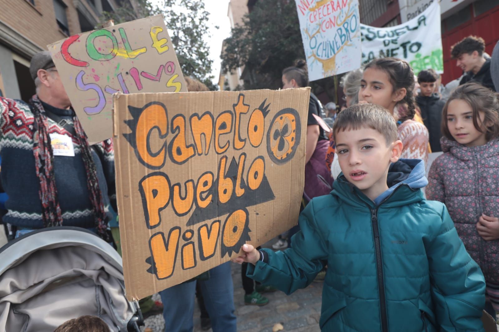 Así ha sido la concentración por el colegio de Caneto en Zaragoza