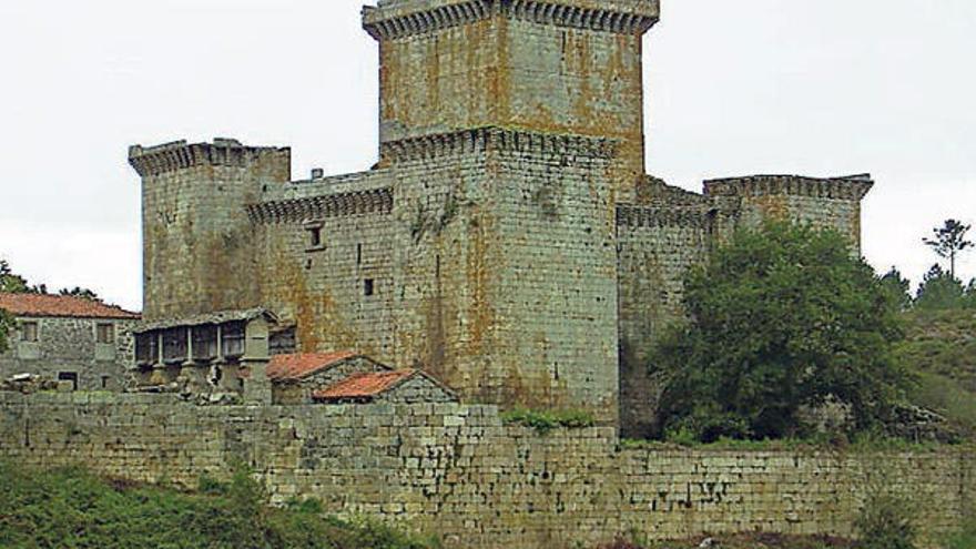 El castillo de Pambre, en Palas de Rei, data del siglo XIV. // FDV