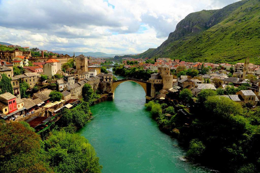 Mostar.
