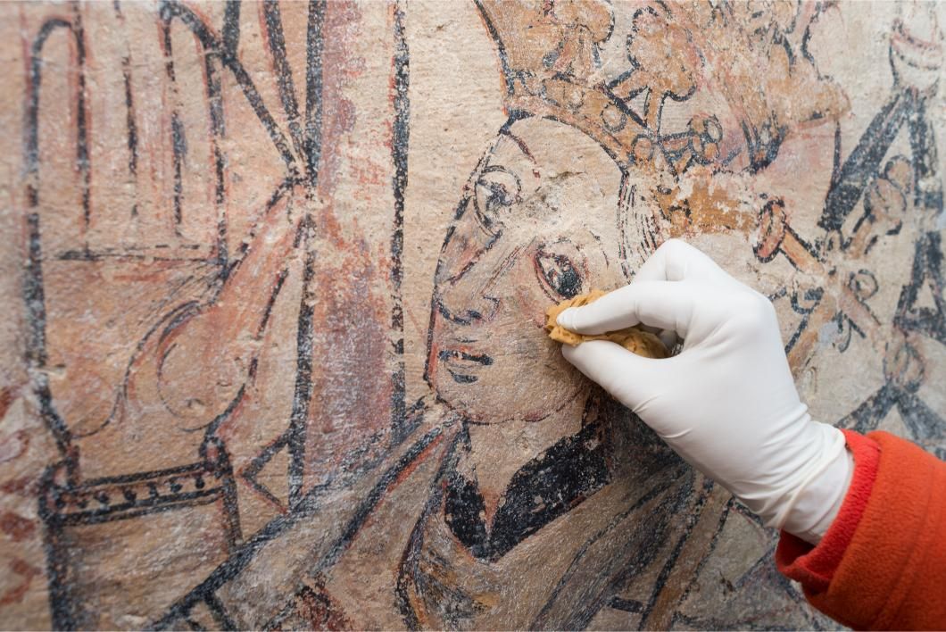 Restauración del muro oeste del Mosteiro de Moraime, en Muxía