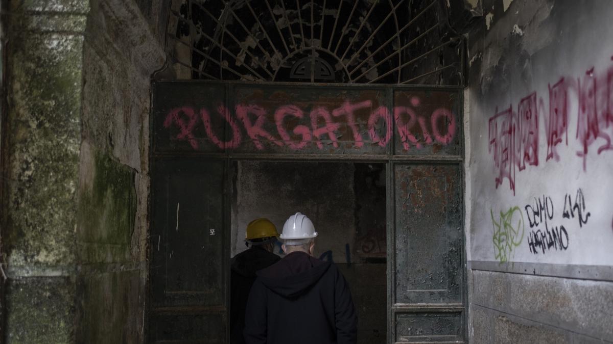 La palabra "purgatorio" se repite en varias pintadas.