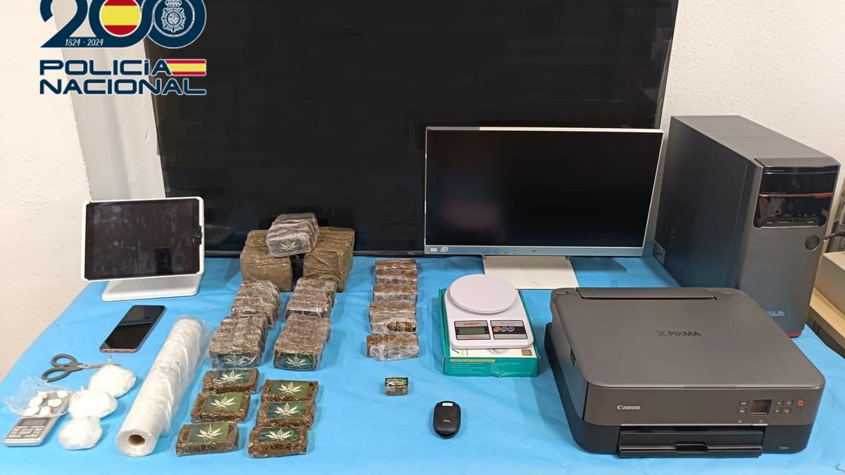 Droga incautada  por la Policía Nacional tras el registro de una peluquería en un centro comercial de San Fernando de Maspalomas