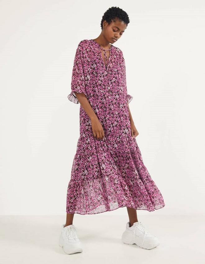 Vestido floral semitransparente, de Bershka