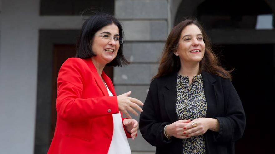 Carolina Darias e Inés Rey, en Las Palmas de Gran Canaria.  | // LOC