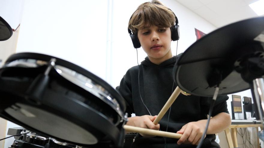 El projecte musical que triomfa a l&#039;institut Sis de Manresa: aprendre a tocar un instrument jugant amb l&#039;ordinador