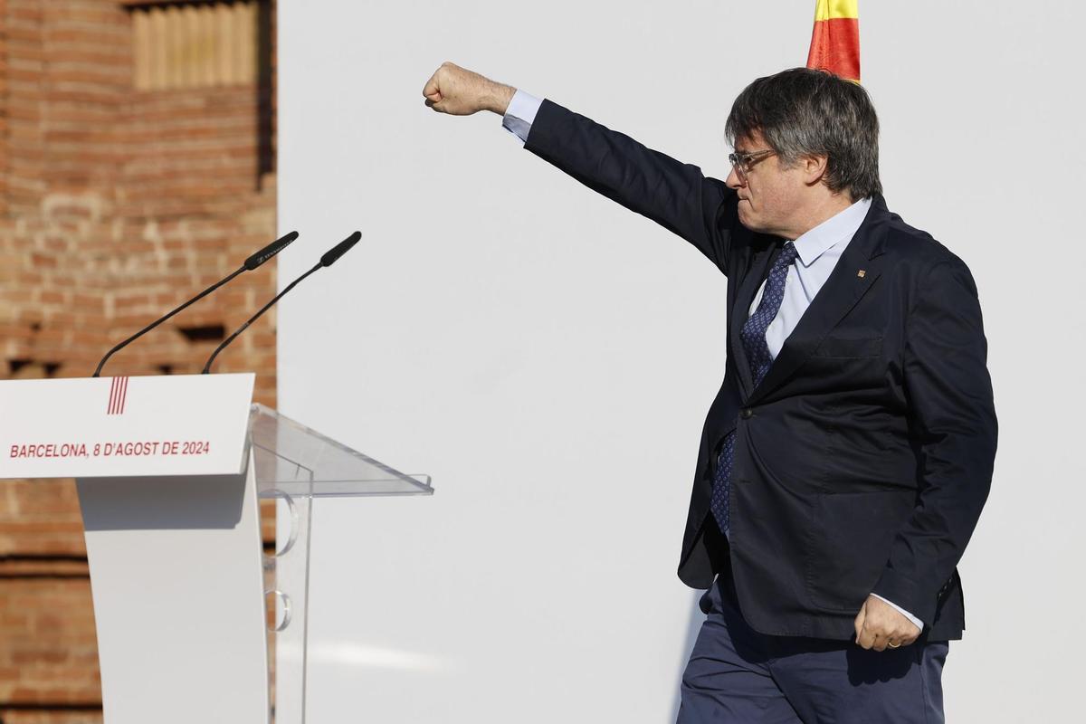 Puigdemont a Arc de Triomf.