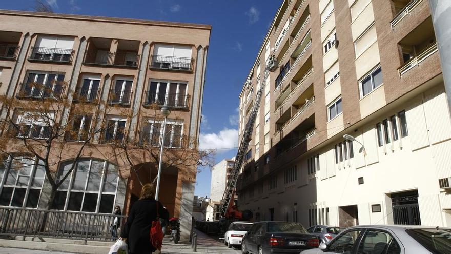 Cae en la calle por baldosas en mal estado en Castelló, sufre un esguince y recibirá 8.120 euros