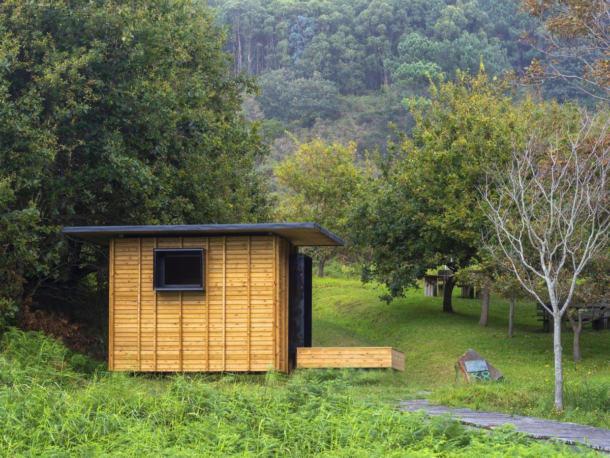 Instalaciones portátiles de aseos y socorrismo para las playas de Valdoviño.