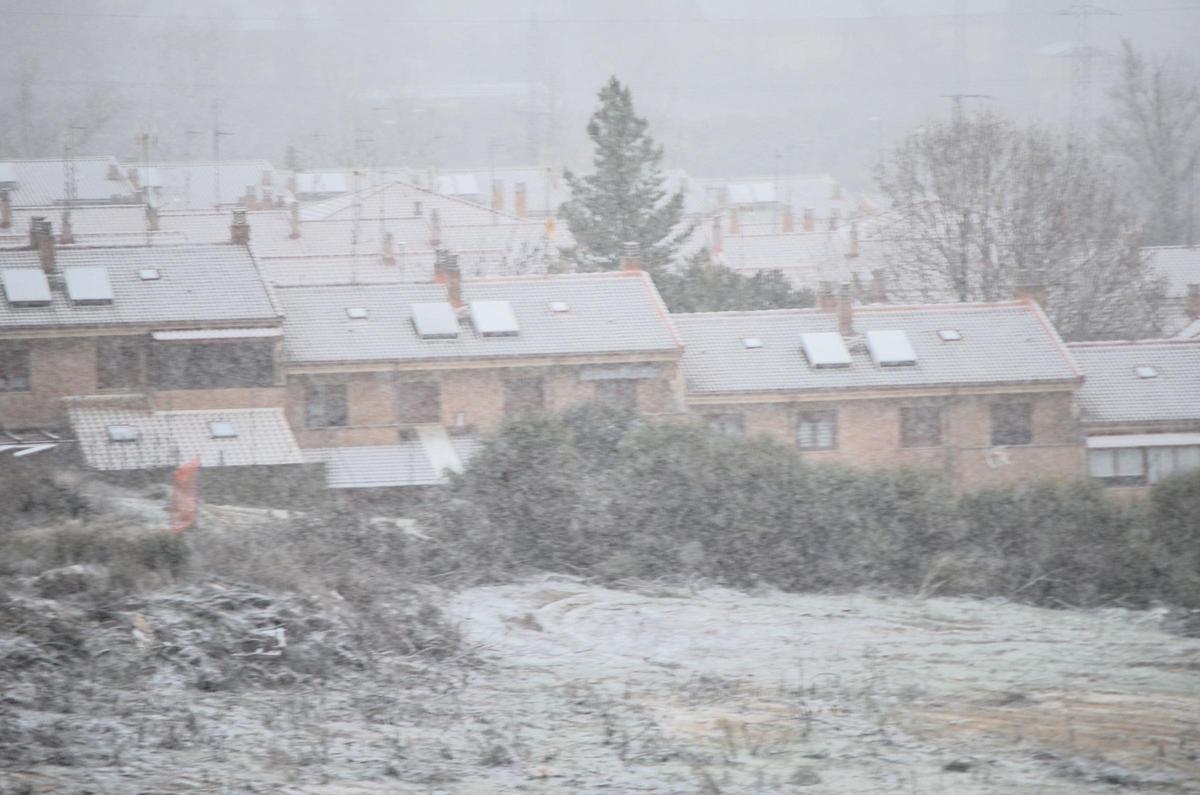 Benavente amanece vestida de blanco