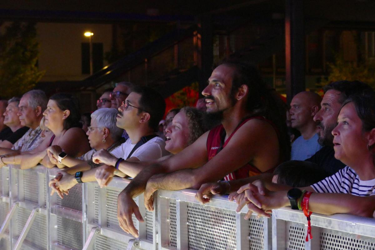 EN IMATGES | Figueres viu la primera nit de la 23a edició de l'Acústica amb música per tots els gustos EN IMATGES | Figueres viu la primera nit de la 23a edició de l'Acústica amb música per tots els gustos