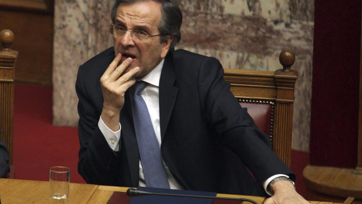 El primer ministro griego, Andonis Samarás, durante la votación en el Parlamento, este lunes.