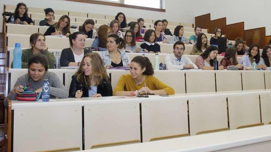 Alumnos de la Facultad de Económicas, en una de sus clases