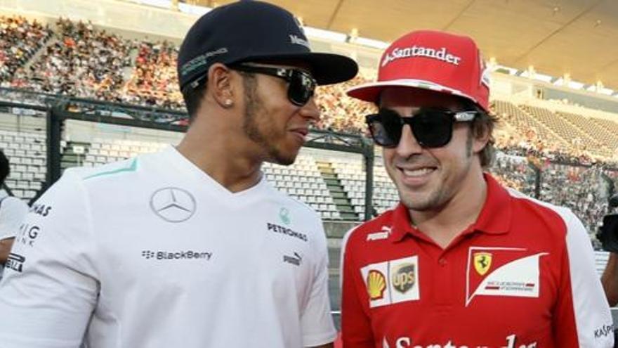 Alonso, con Hamilton en Suzuka.