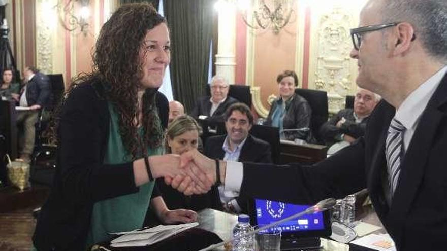 La edil de OUeC, Montse Valencia, en su toma de posesión. // Iñaki Osorio