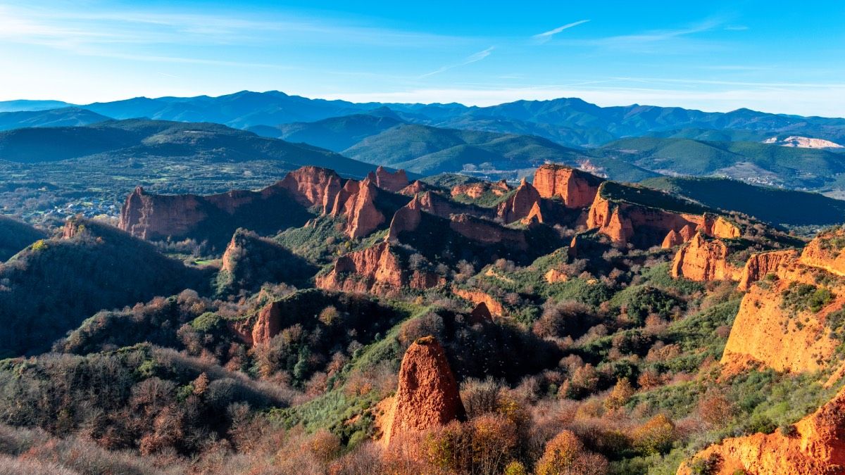 El precioso paisaje ocre de Las Médulas (León)
