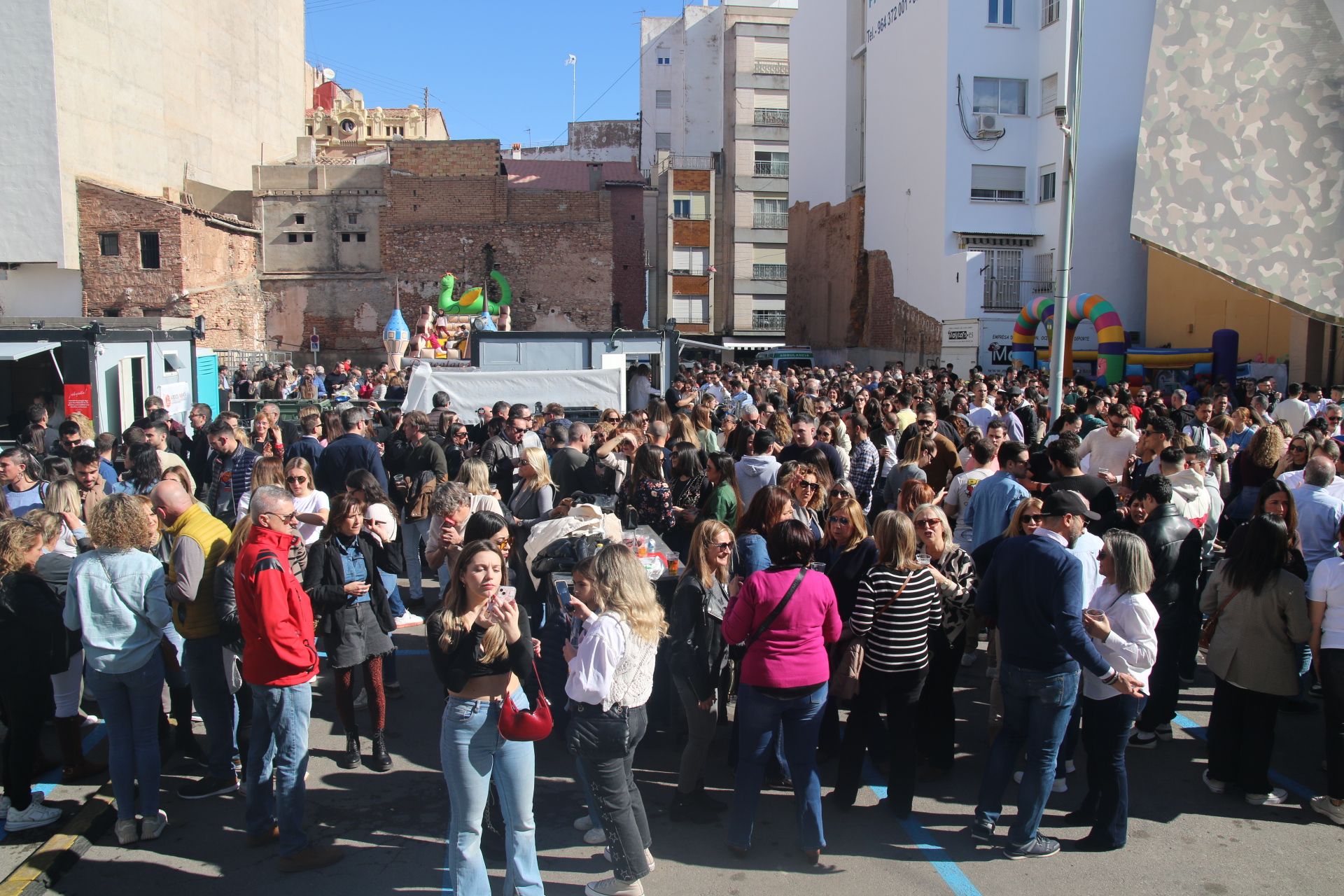 Búscate en la galería de la fiesta de las paellas de Burriana por Sant Blai