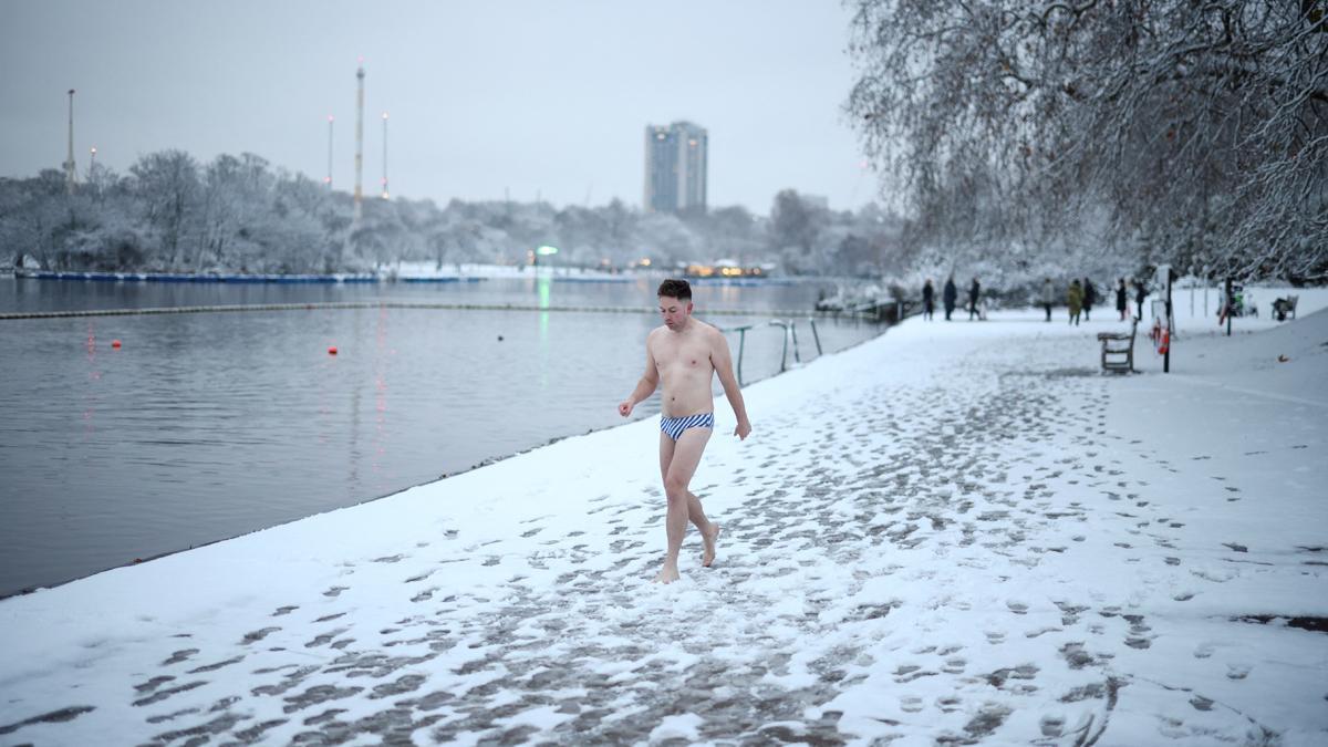 Baños helados en el lago Serpentine, en Londres