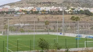 Los campos de fútbol del barrio de La Suerte acumulan un año de retraso