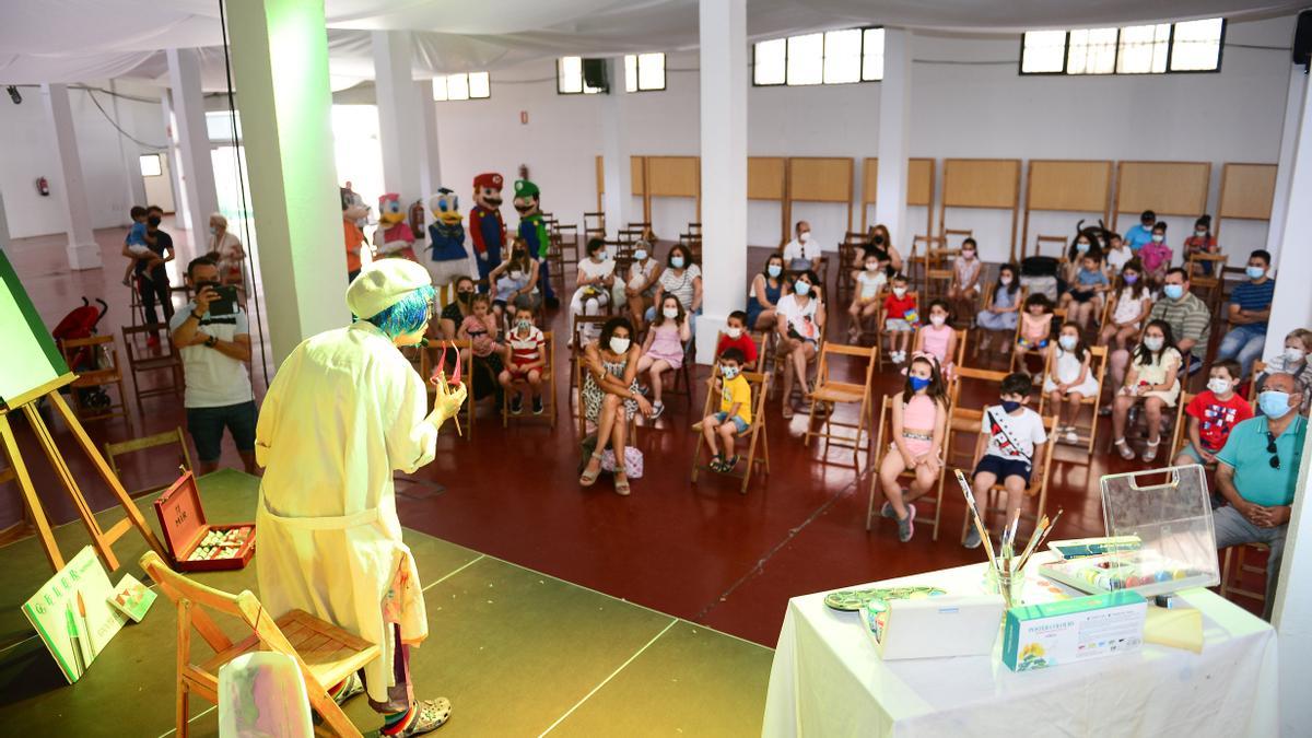 Actividad infantil en la plaza de abastos.