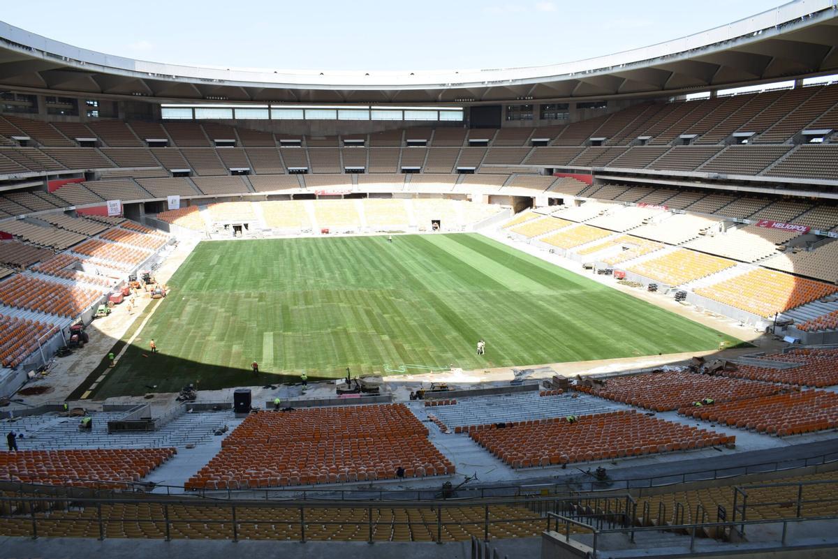 The La Cartuja Stadium already looks the new lawn