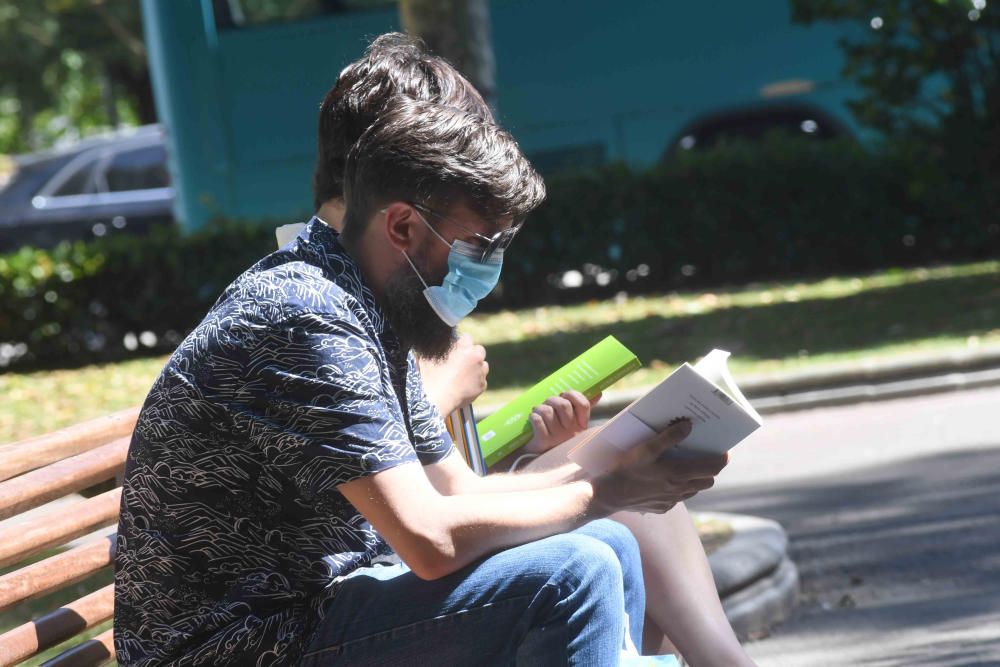 Arranca en los jardines de Méndez Núñez una Feria del Libro con menos casetas