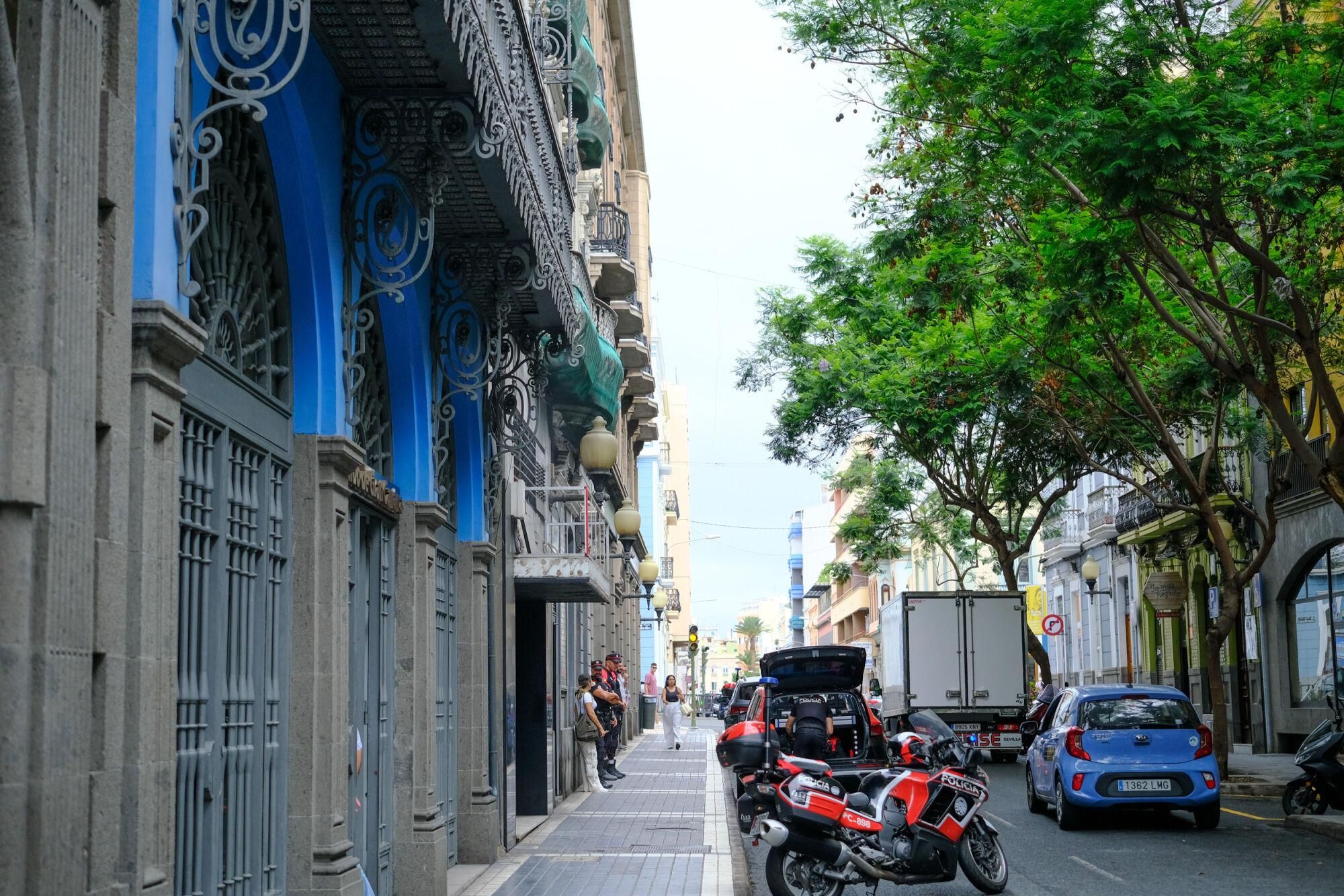 Registro policial de las oficinas centrales de Quorum Social 77 en Las Palmas de Gran Canaria