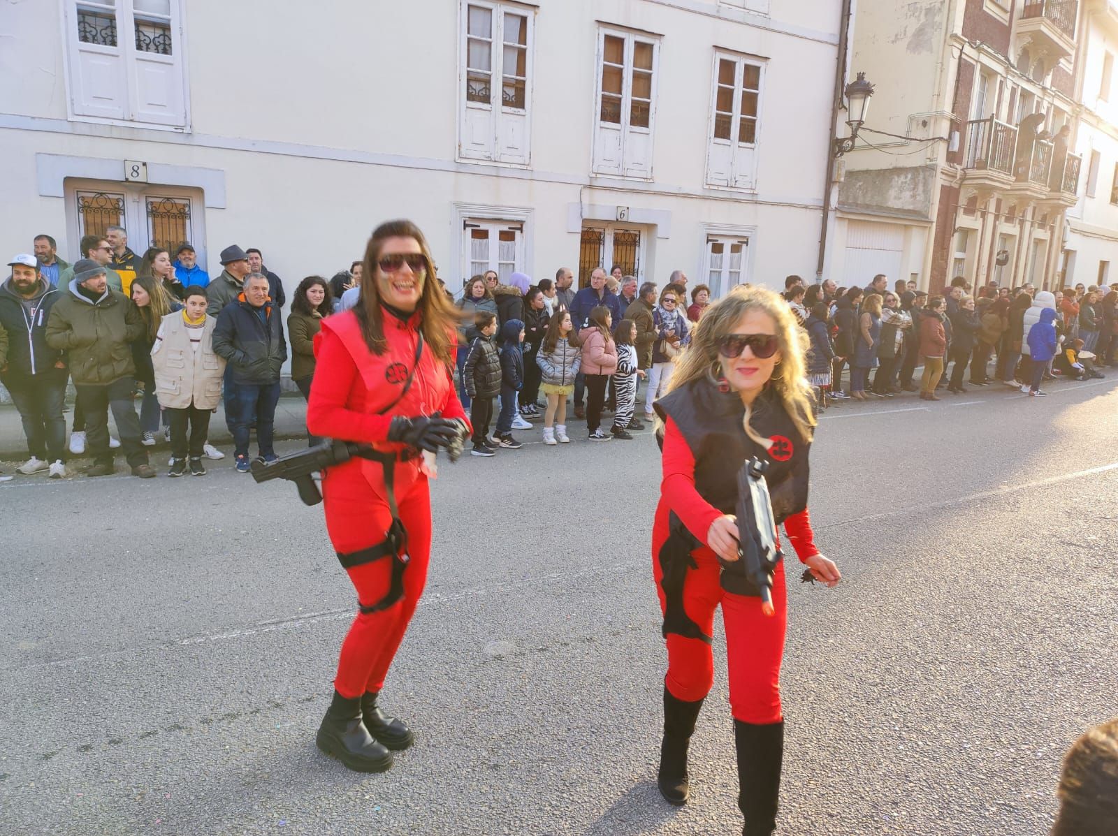 Un Carnaval muy vistoso y de alto nivel: Así fue este domingo el desfile en Tapia de Casariego