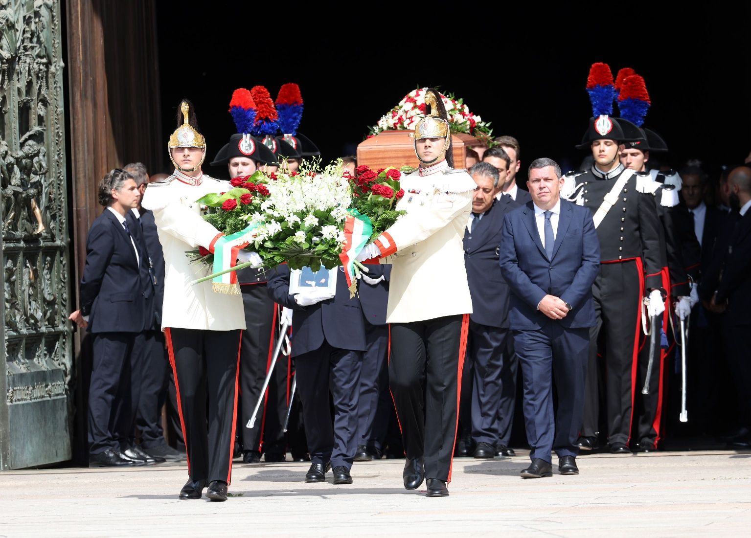 Itàlia homenatja Berlusconi amb un simbòlic funeral d'Estat que congrega a milers de persones