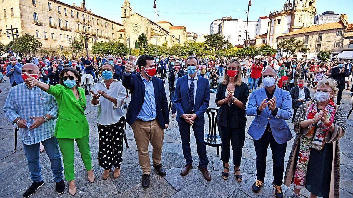 La subdelegada, la presidenta provincial y Caballero, entre otros, ayer con Pedro Duque.