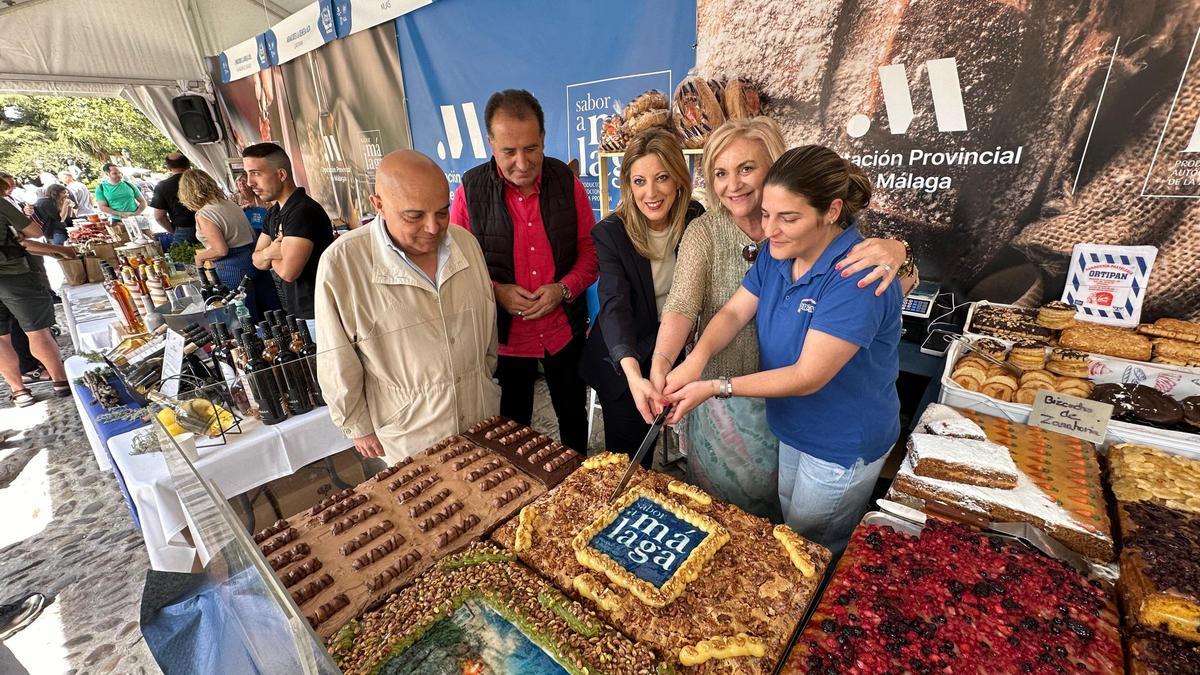 La feria se celebra hasta el domingo en la plaza Teniente Arce, en horario de 11.00 a 21.00 horas,
