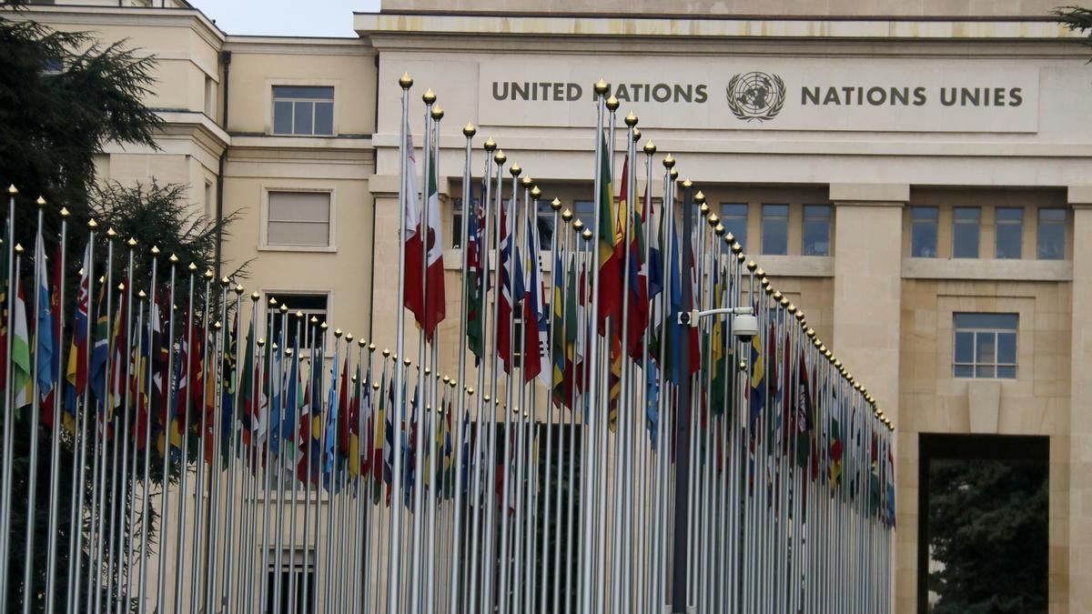 Detall de les banderes de la seu europea de l'ONU, a Ginebra, el 20 de desembre de 2018