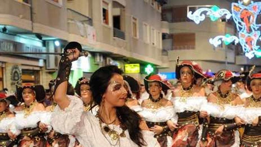 Una de las filas de Los Piratas, en el desfile del año pasado.