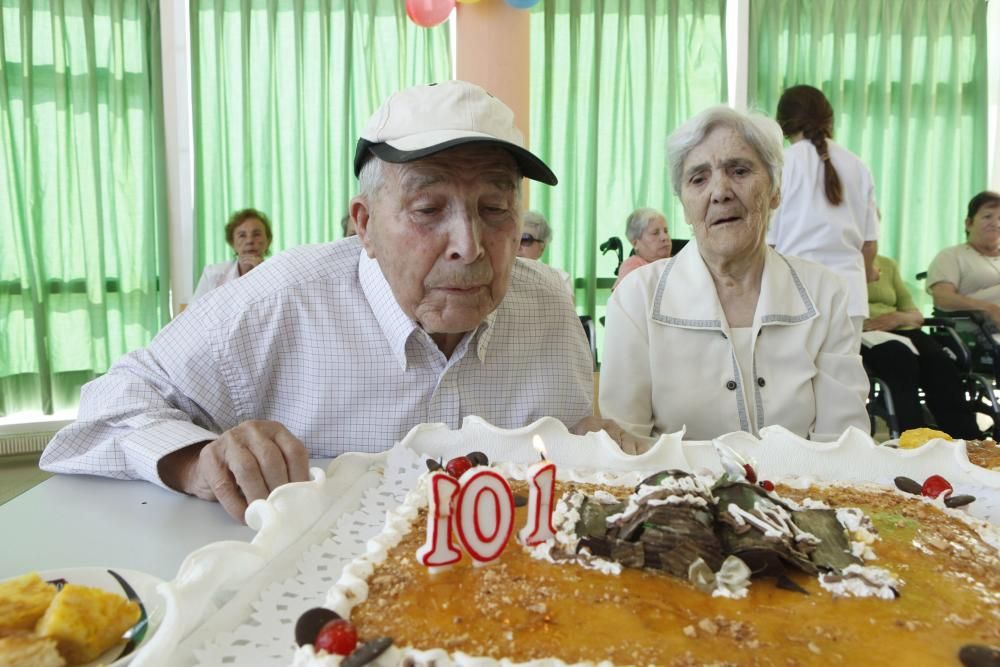 Fiesta del 101 cumpleaños de Manuel Samartino