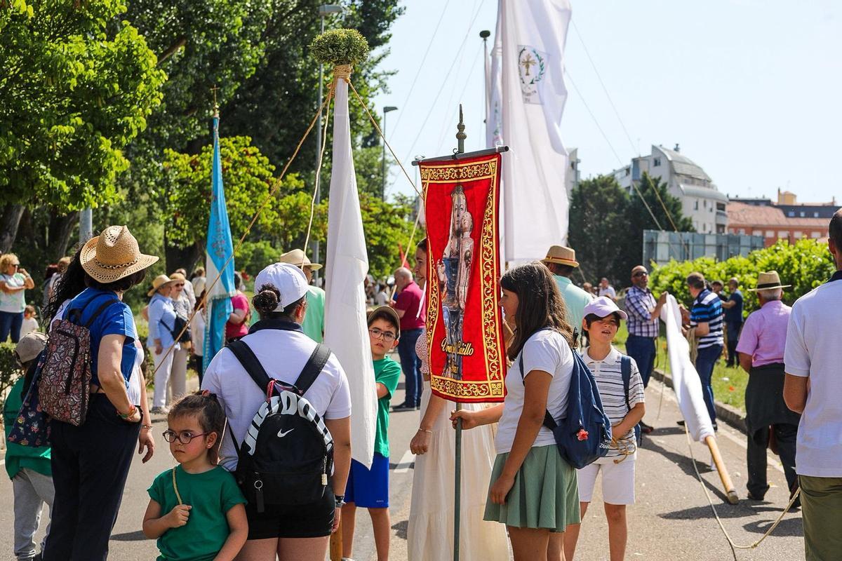 GALERÍA | Encuentro de pendones en las calles de Zamora